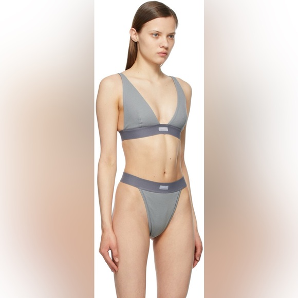 SKIMS Signature Cotton Plunge Bra Thong Set - Picture 2 of 13